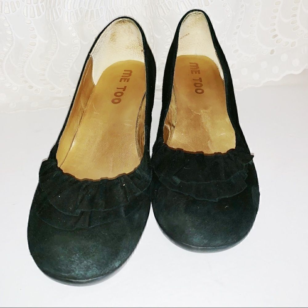 Me too black suede wedge pumps with ruffle 7.5